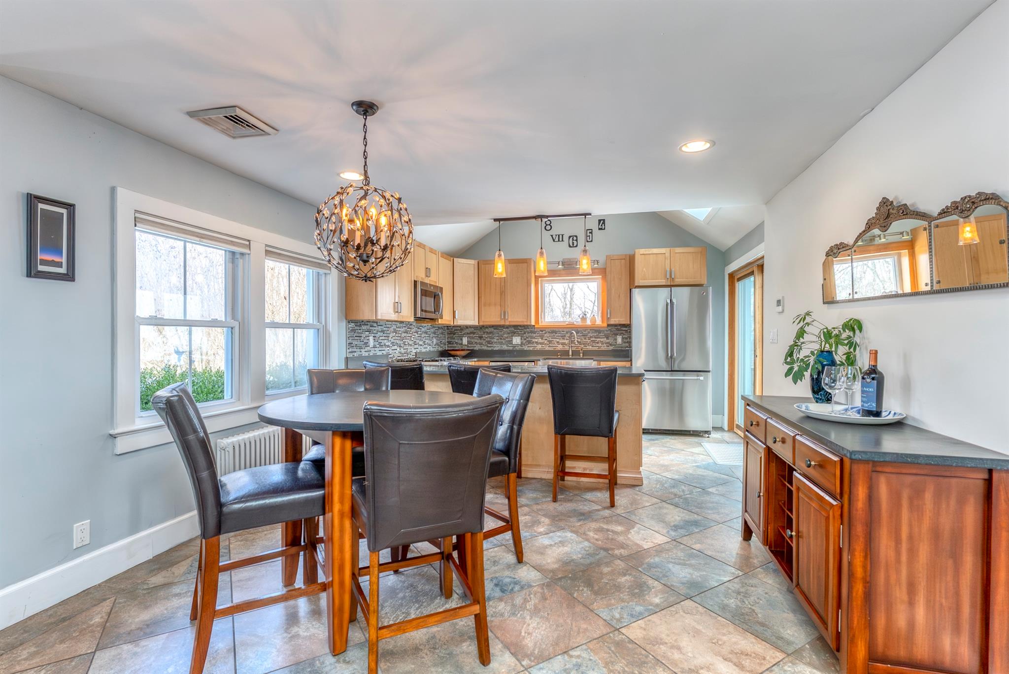209 W Sackett Street, Port Ewen, New York image 9