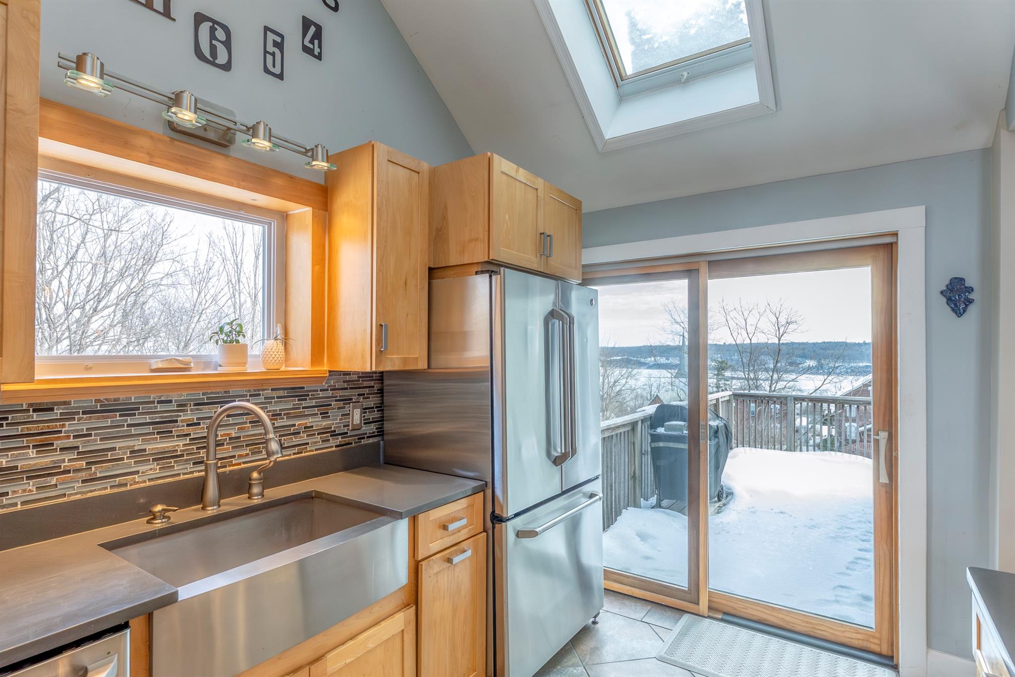 209 W Sackett Street, Port Ewen, New York image 16