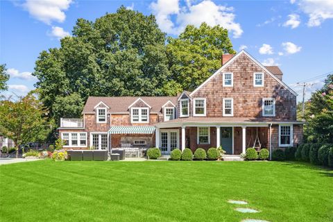 137 Montauk Highway Quogue NY 11959