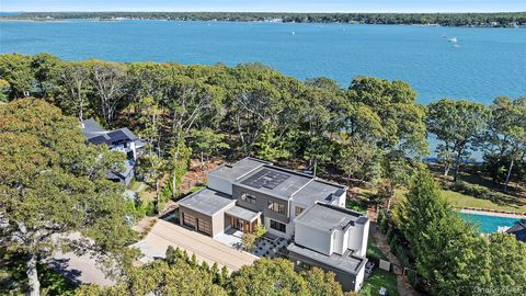35 Springwood Way East Hampton NY 11937