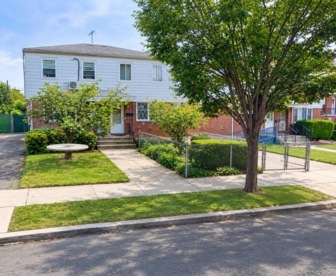 ADDRESS PRIVATE, PARAMUS, NJ  - Image fcab25f5fc9f2c20bf8fd1bb1eba4e59/68194662