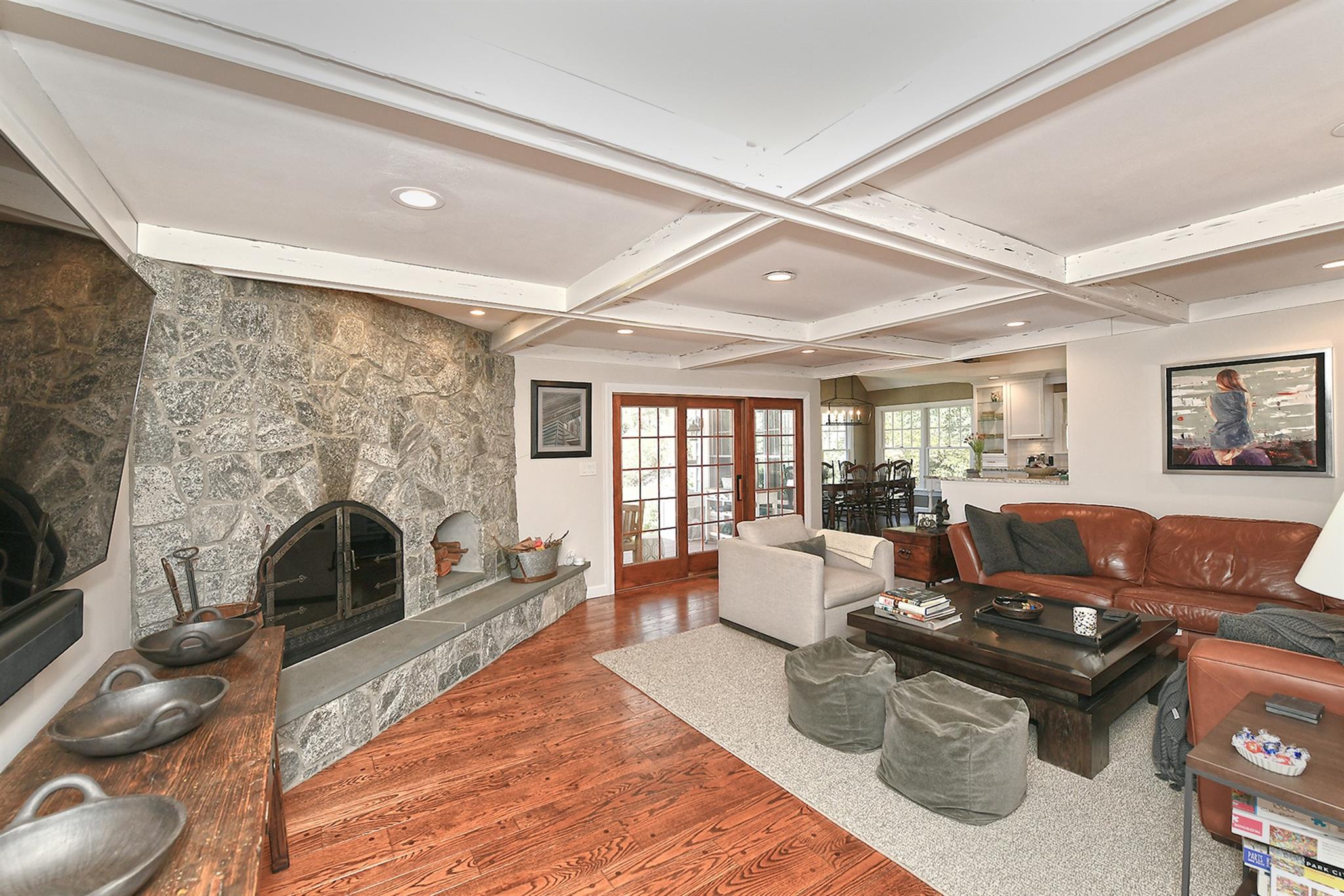 46 Round Tree Drive, Melville, New York image 16
