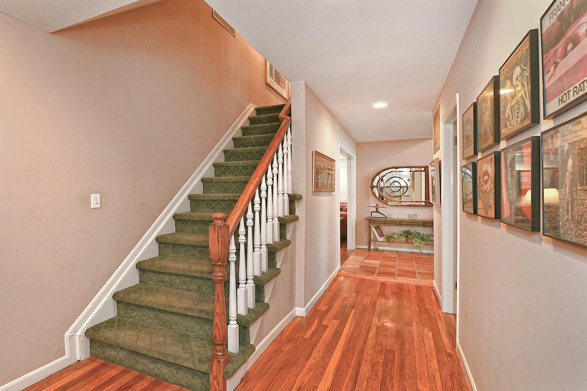 46 Round Tree Drive, Melville, New York image 25
