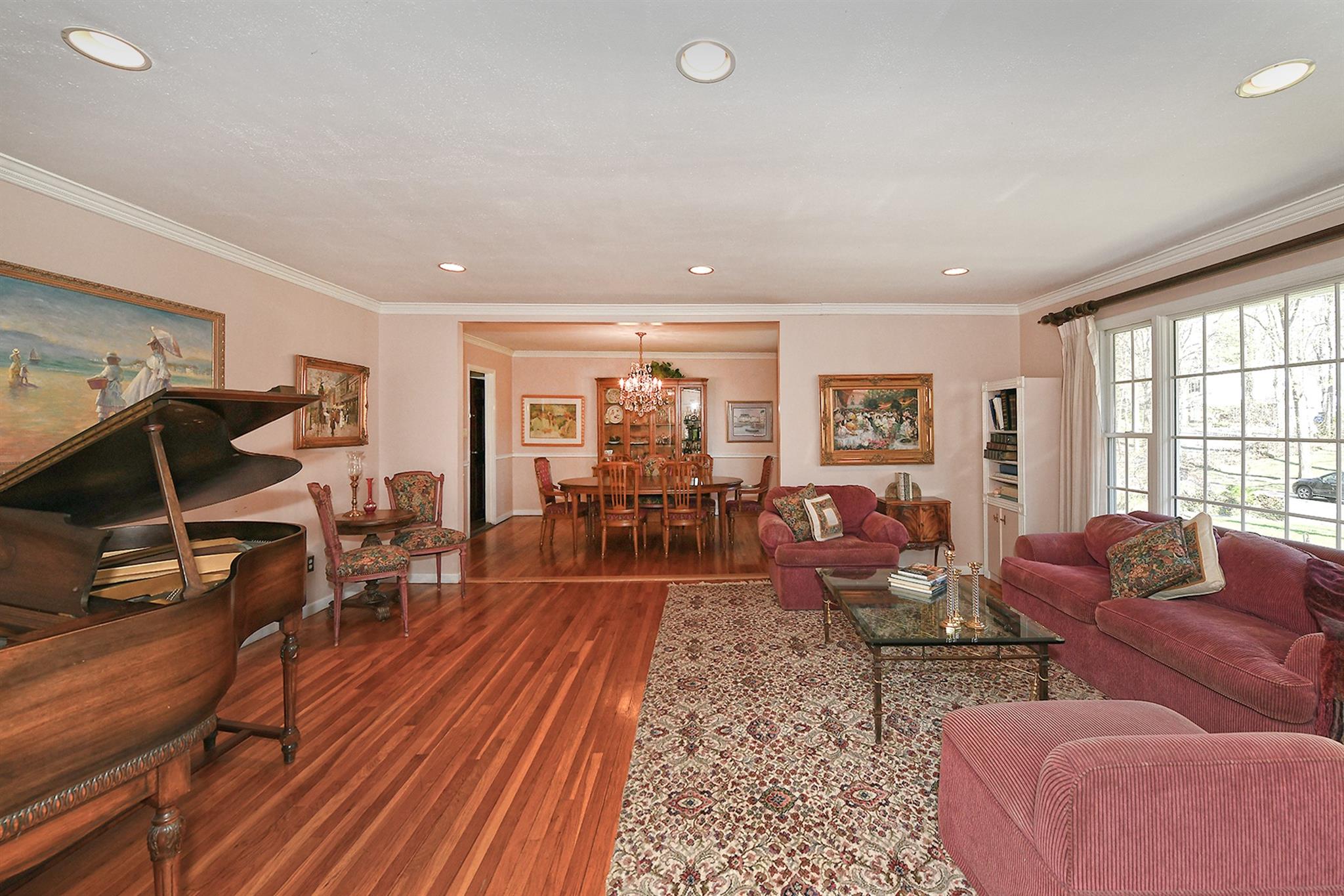 46 Round Tree Drive, Melville, New York image 13