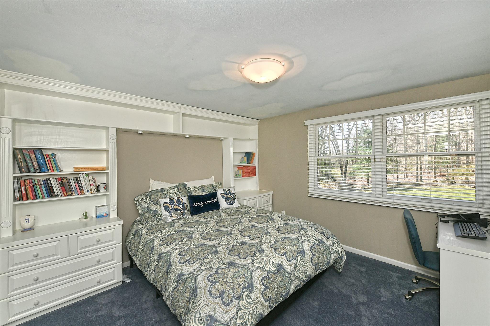 46 Round Tree Drive, Melville, New York image 26