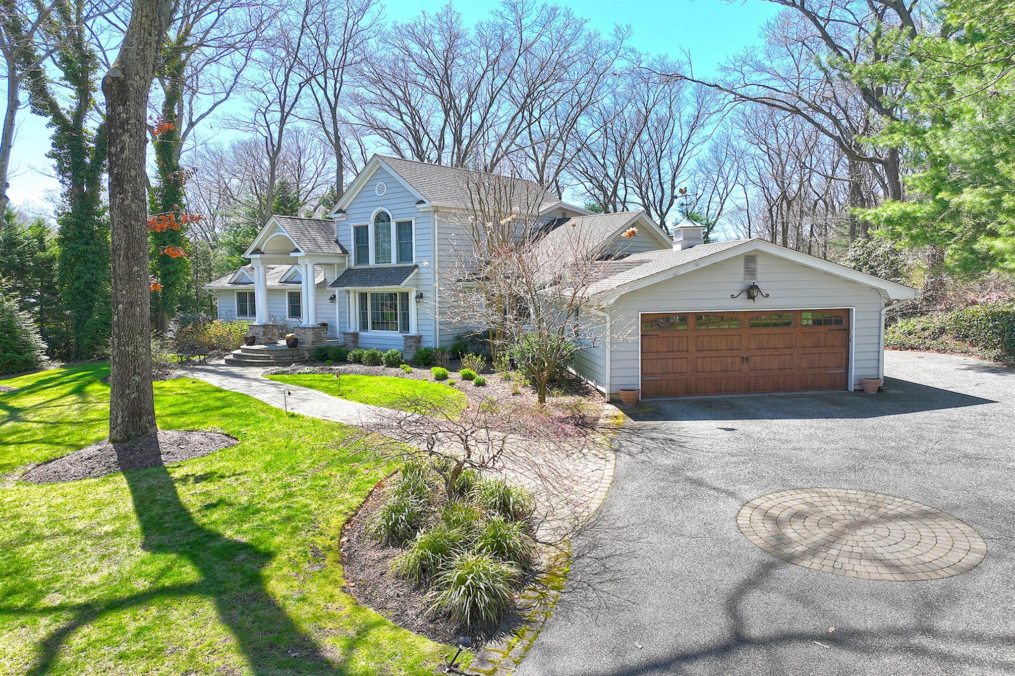 46 Round Tree Drive, Melville, New York image 43