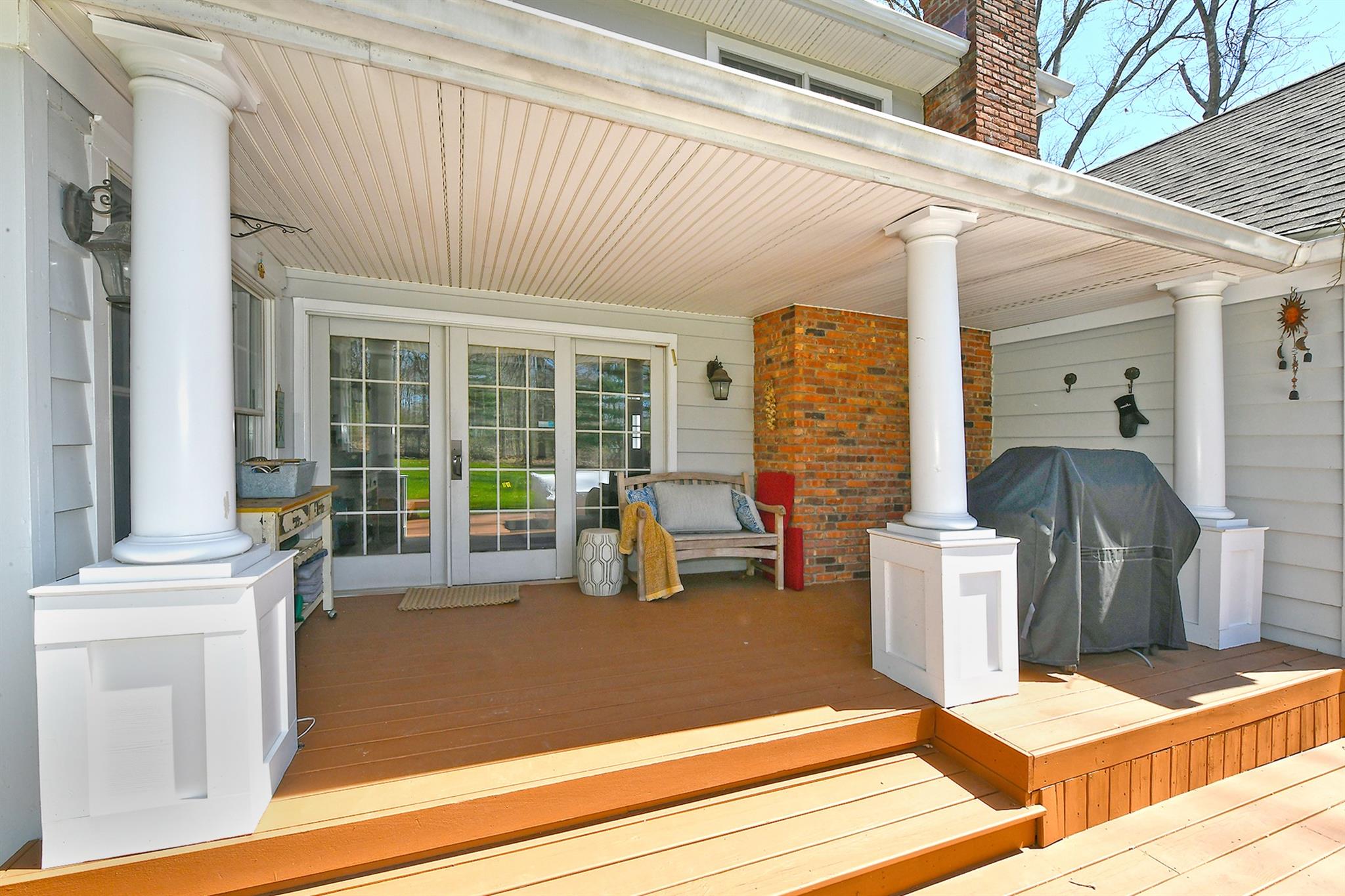 46 Round Tree Drive, Melville, New York image 37