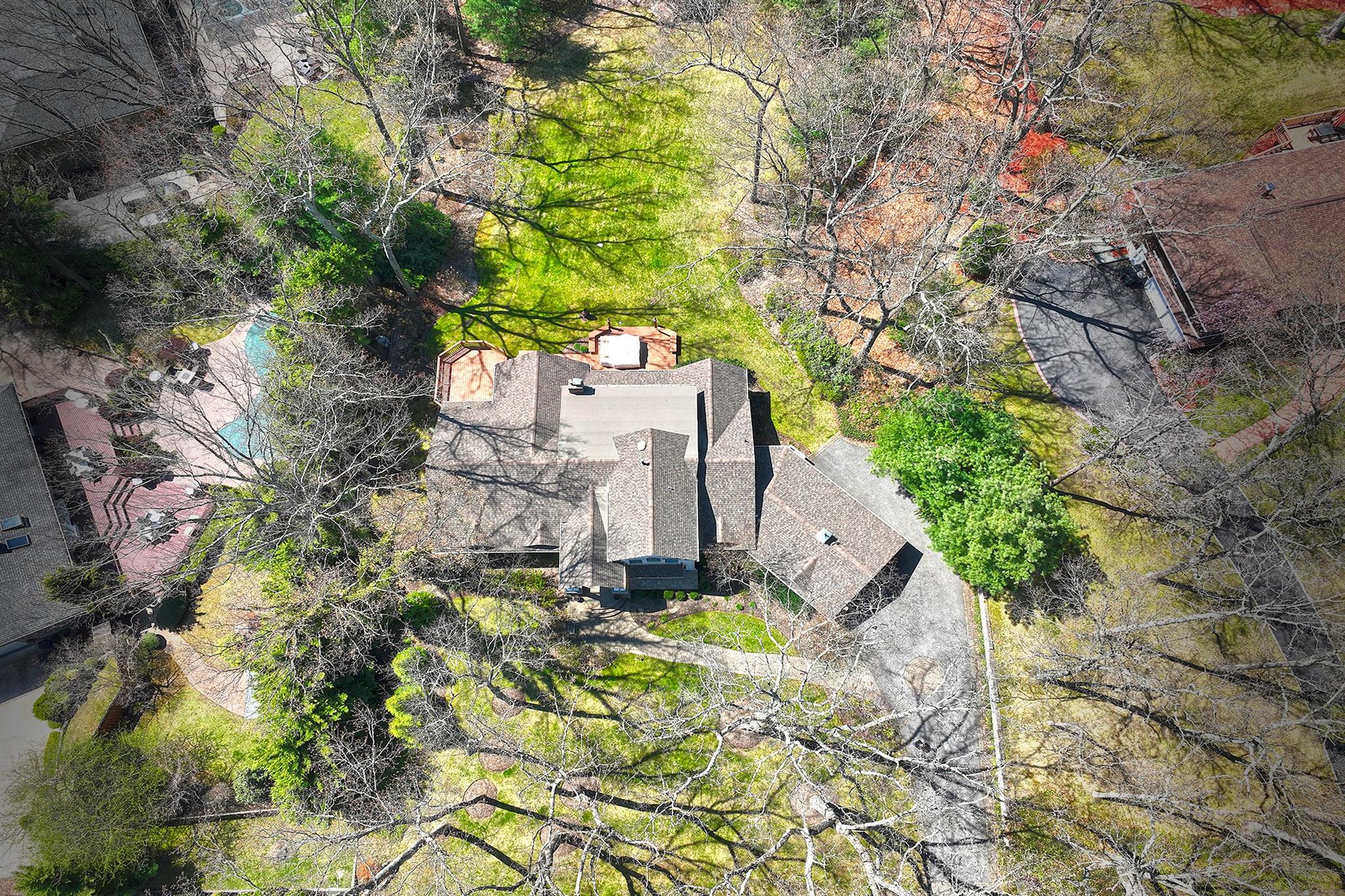 46 Round Tree Drive, Melville, New York image 45