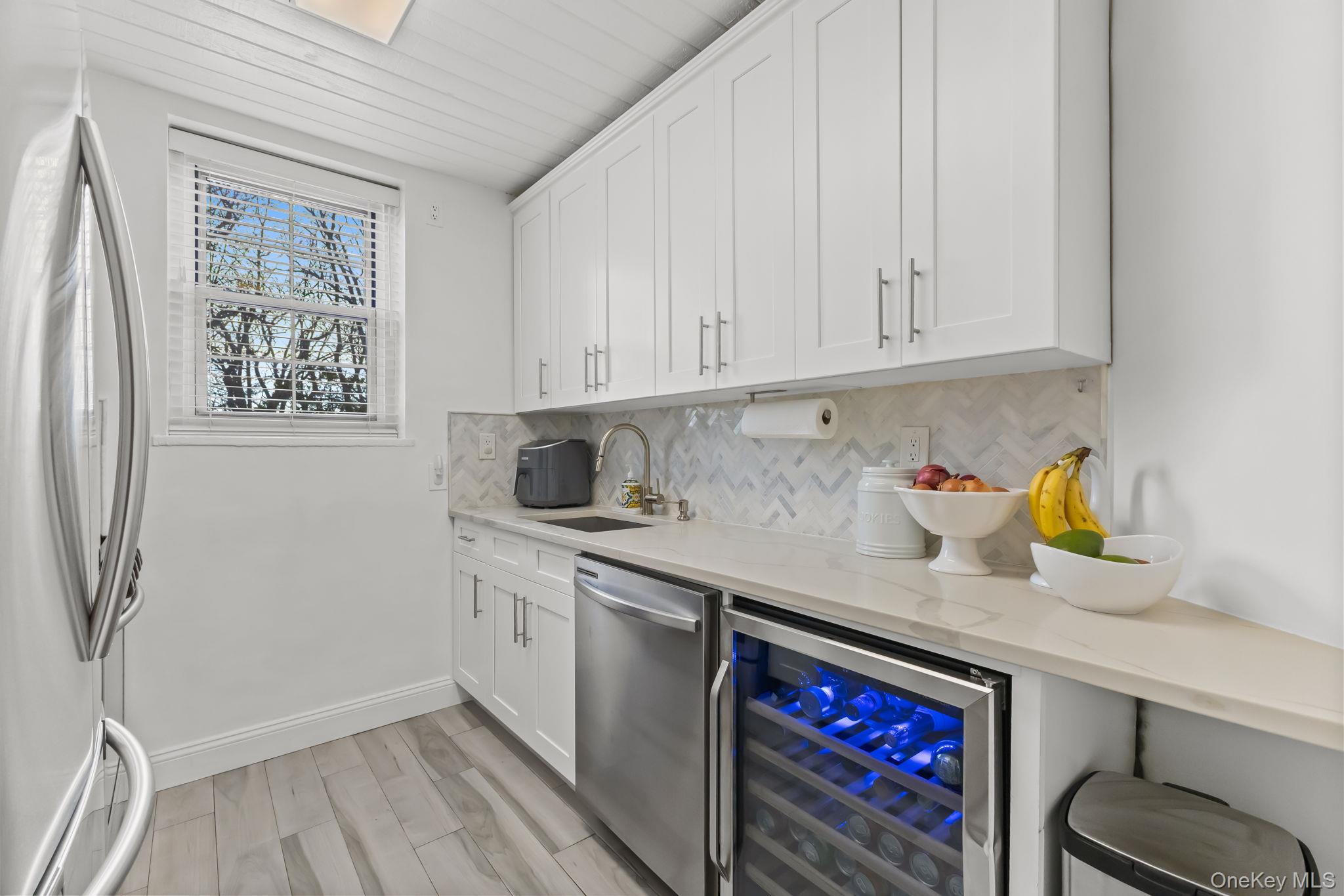 1350 Midland Avenue 1O