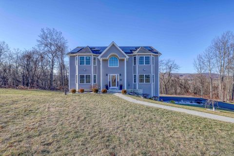 Homes For Sale - 34 Meadow View Drive<br/> Marlboro, NY 12542