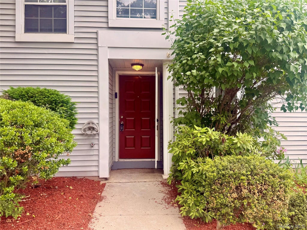 Photo of 5 Kendal Lane, Middletown, NY 10940 (MLS # 1047370)