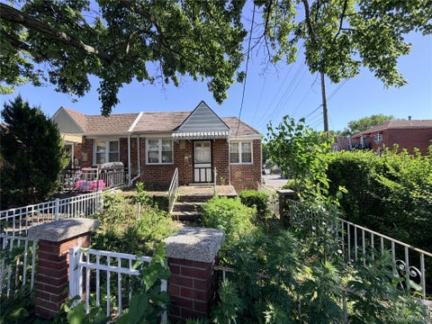 Homes For Sale - 3140 Waterbury Avenue<br/> Bronx, NY 10465