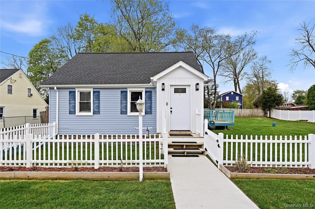 Photo of 6 Dellacona Road, Carmel, NY 10512 (MLS # 989145)