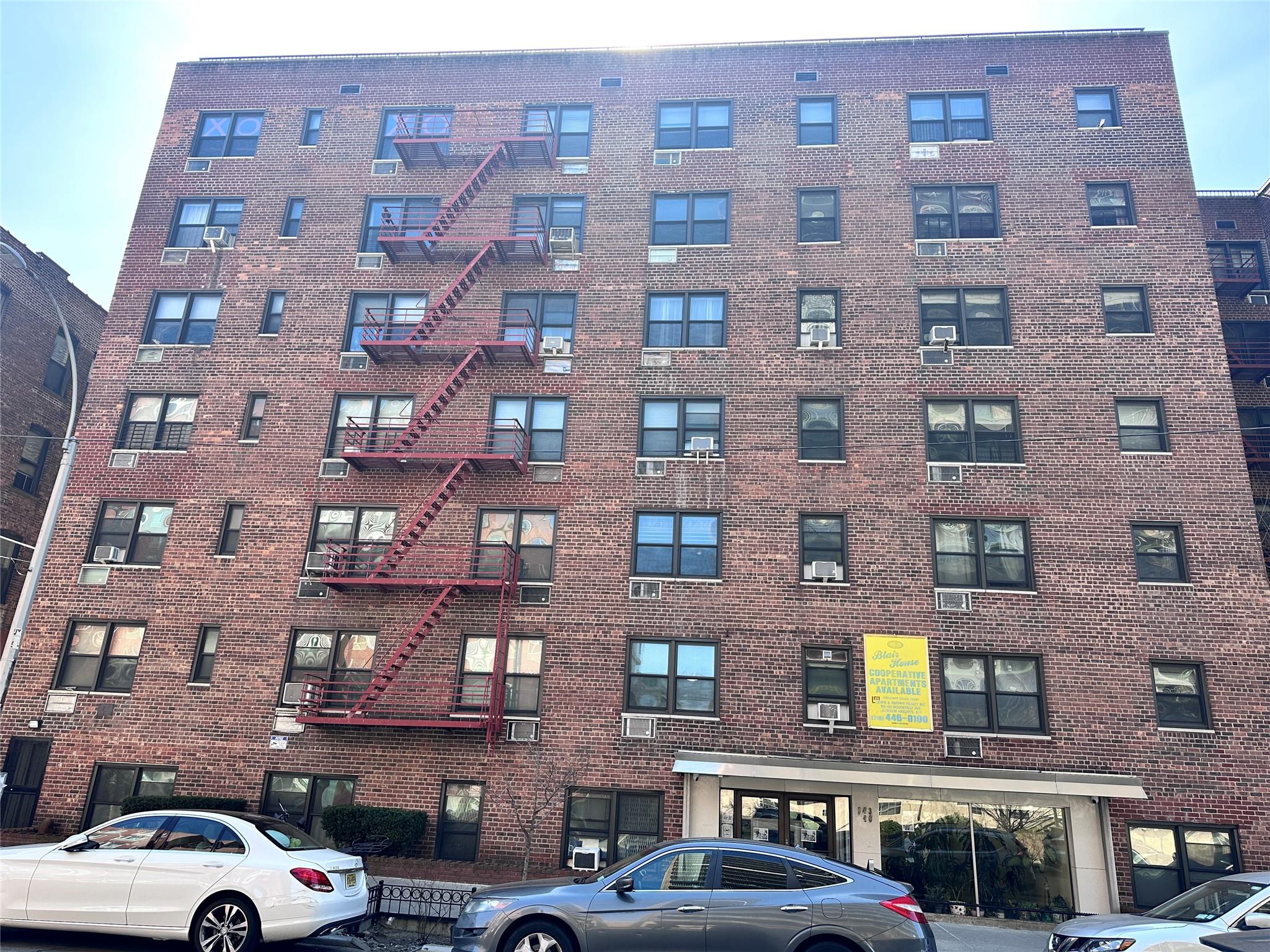 Property for Sale at Roosevelt Avenue 4Fl, Flushing, Queens, NY - Bedrooms: 1 
Bathrooms: 1 
Rooms: 3  - $328,000