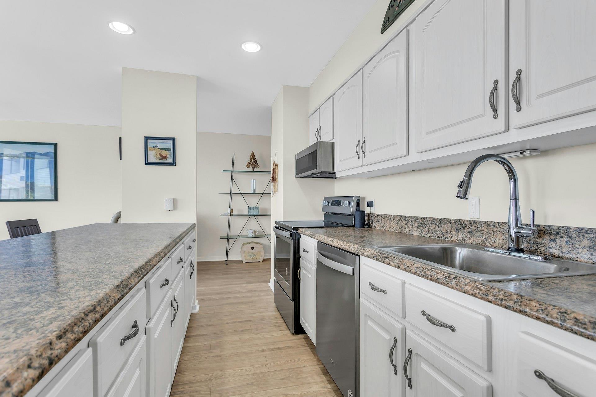 259 Dune Road #128, Westhampton Beach, New York image 11