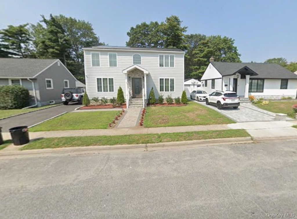 Photo of 99 Kuhl Avenue, Hicksville, NY 11801 (MLS # 961176)