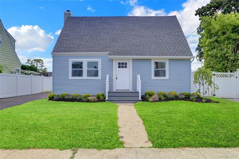 1067 Mirabelle Avenue, Westbury, NY 11590 - MLS#: 902506