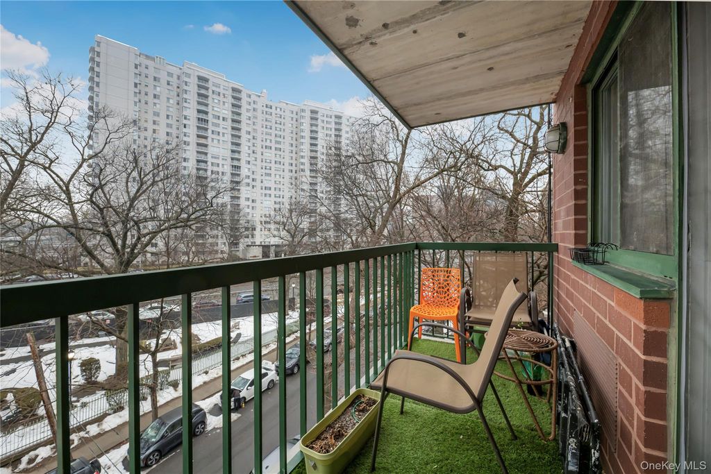 Photo of 3220 Fairfield Avenue #5A, Bronx, NY 10463 (MLS # 964363)