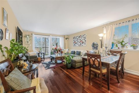 Condo For Sale - 3220 Fairfield Avenue #5A<br/> Bronx, NY 10463