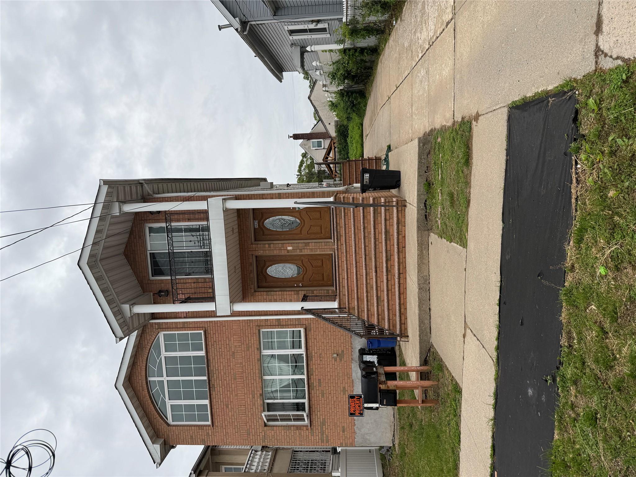 230th Street, Springfield Gardens, Queens, NY - 3 Bedrooms  
2 Bathrooms  
5 Rooms - 