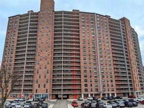 Union Turnpike 17K, Glendale, Queens, NY - 2 Bedrooms  
1 Bathrooms  
4 Rooms - 
