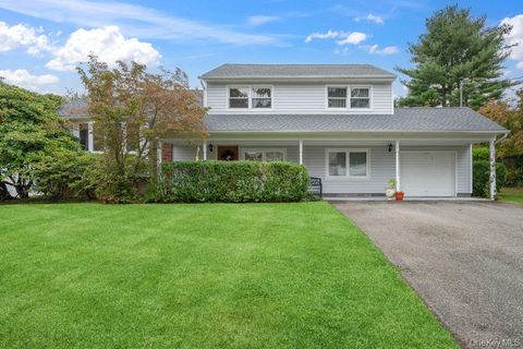 Photo of 8 Duke Place, Glen Cove, NY 11542 (MLS # 913085)