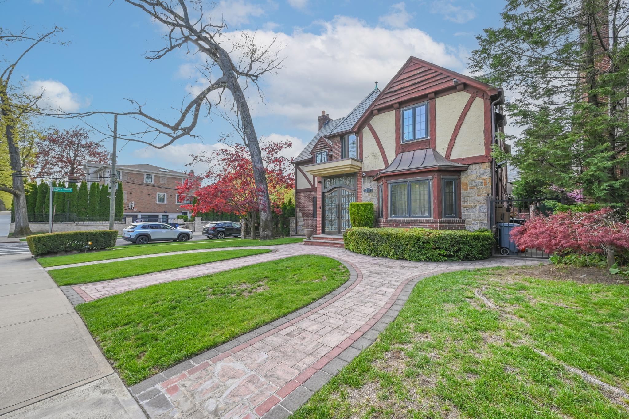 186-03 Chevy Chase Street