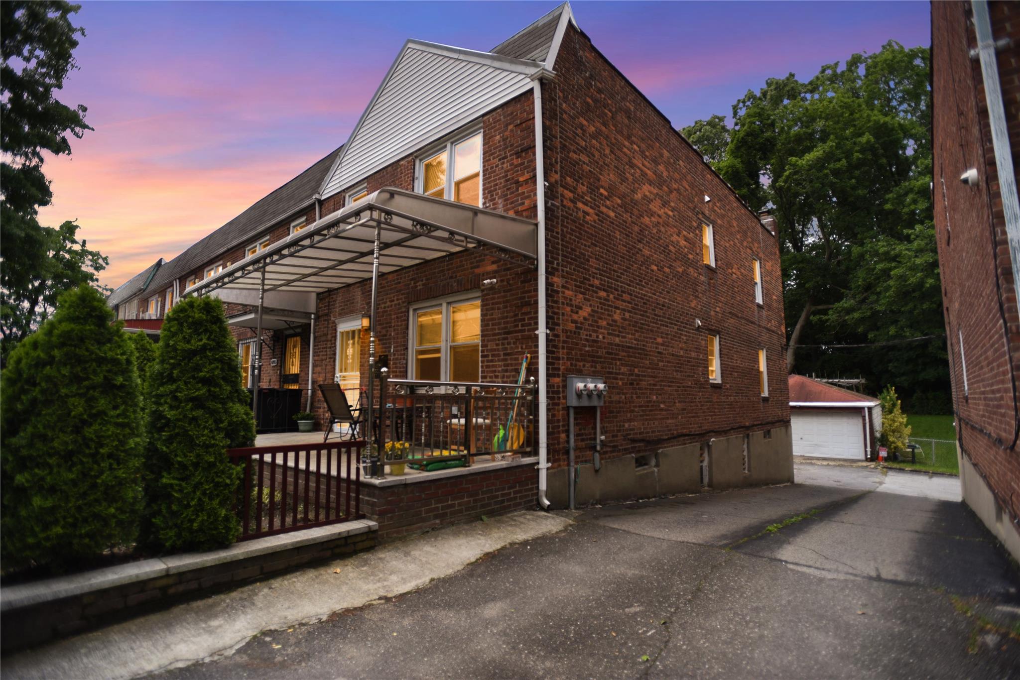 Property for Sale at Selfridge St St, Forest Hills, Queens, NY - Bedrooms: 4 
Bathrooms: 3  - $1,280,000
