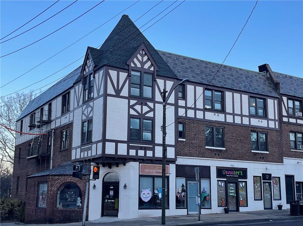 W Boulevard 3A, Pelham, New York - 2 Bedrooms  
1 Bathrooms  
4 Rooms - 