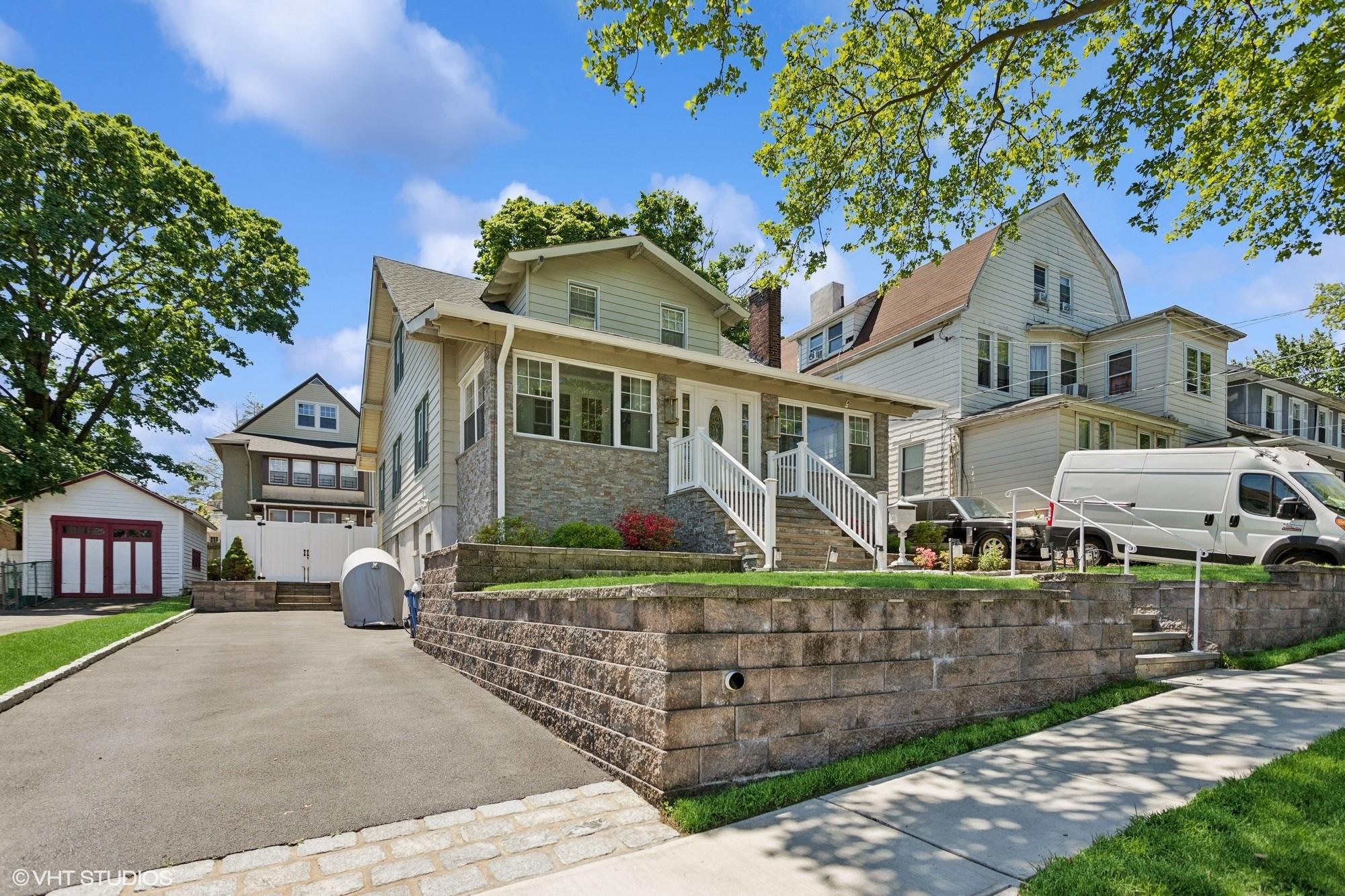 66 Vernon Avenue, Mount Vernon, New York image 2