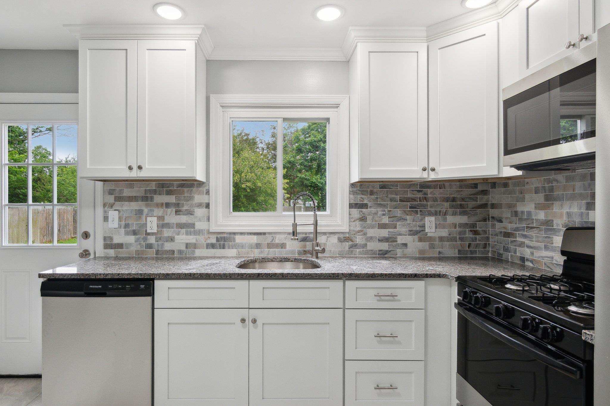 17 21 St Avenue, Bay Shore, New York image 5