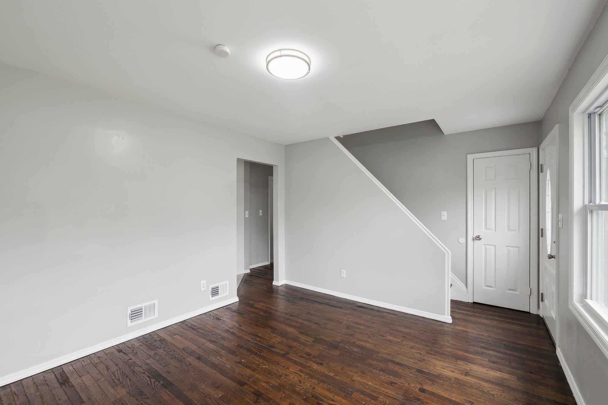 17 21 St Avenue, Bay Shore, New York image 6
