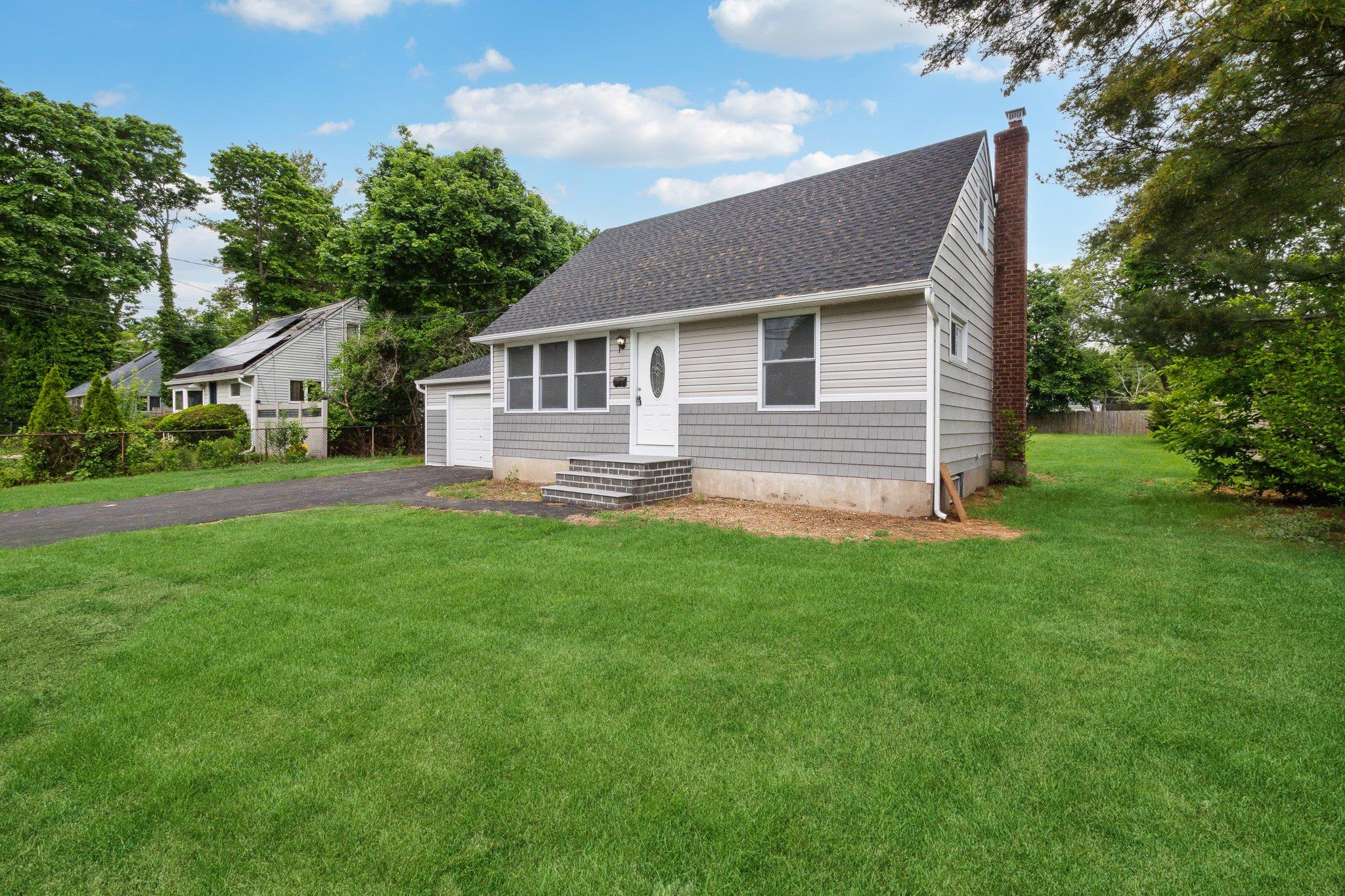 17 21 St Avenue, Bay Shore, New York image 2