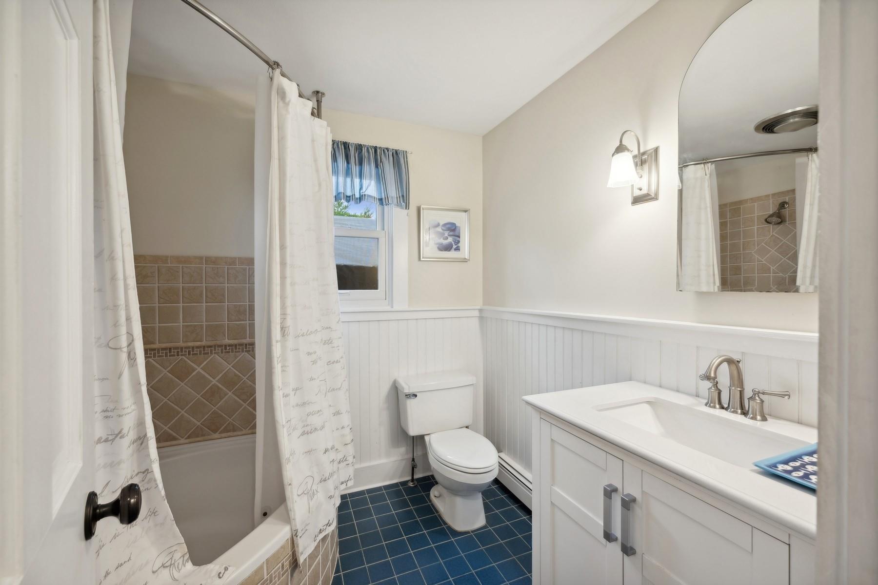 40 Maidstone Avenue, East Hampton, New York image 13