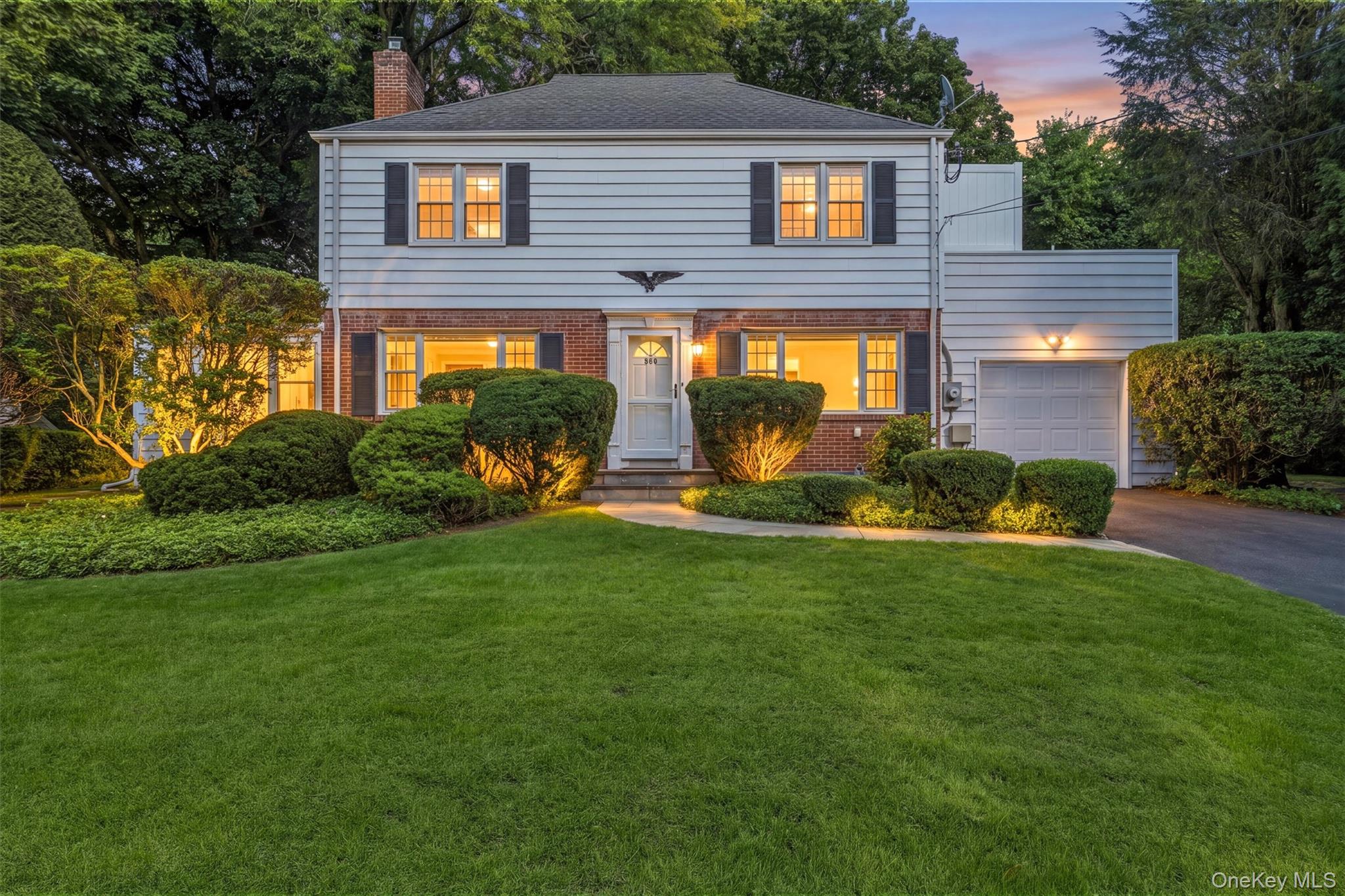 999 Knollwood Road