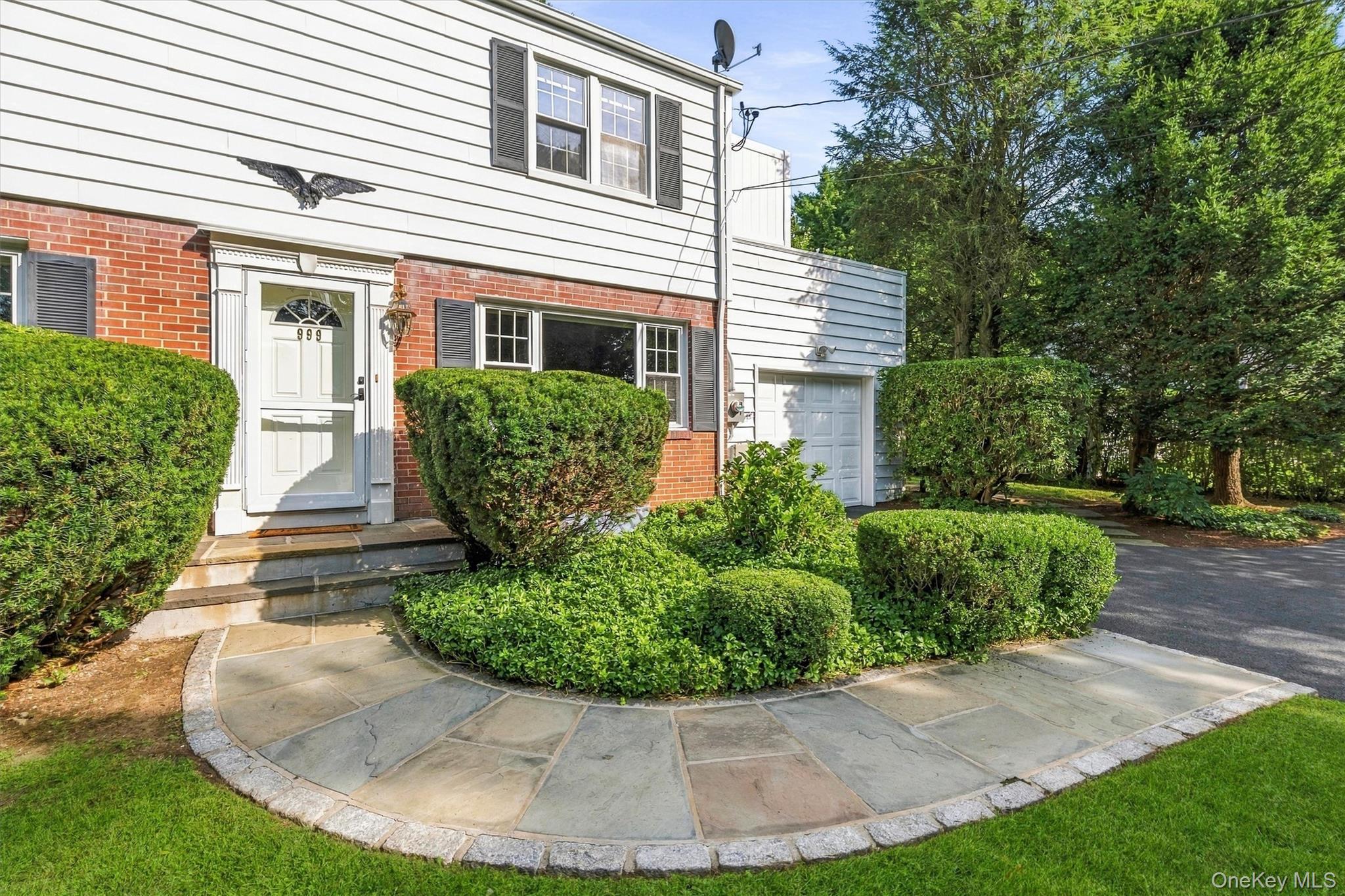 999 Knollwood Road