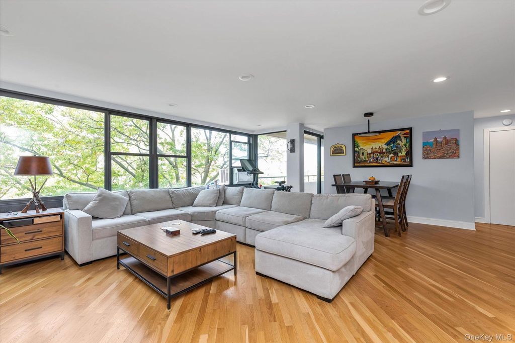 Photo of 9-05 162 Street #6D, Beechhurst, NY 11357 (MLS # 971570)