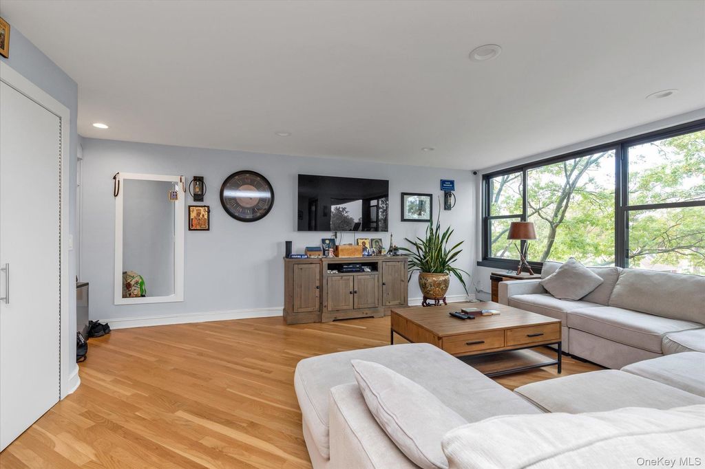 Photo of 9-05 162 Street #6D, Beechhurst, NY 11357 (MLS # 971570)