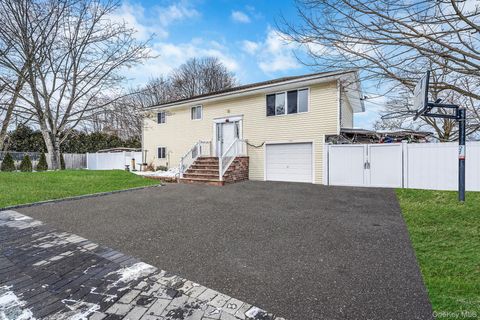 Photo of 73 Olive Street, Central Islip, NY 11722 (MLS # 959815)