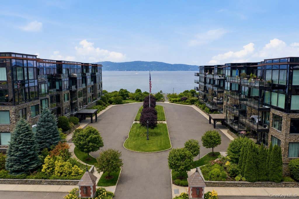 Photo of 16 Rivers Edge Drive #201, Tarrytown, NY 10591 (MLS # 1024797)