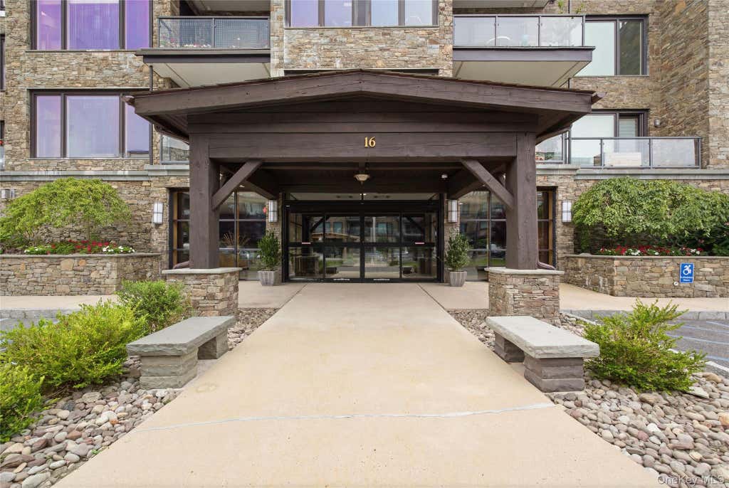 Photo of 16 Rivers Edge Drive #201, Tarrytown, NY 10591 (MLS # 1024797)