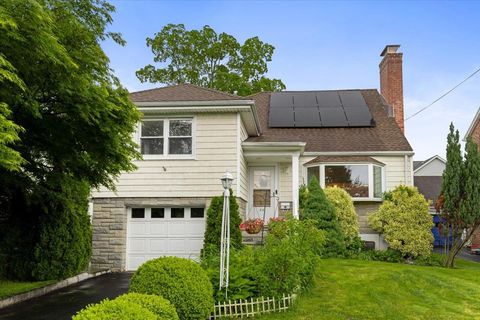66 Lyons Road Scarsdale NY 10583