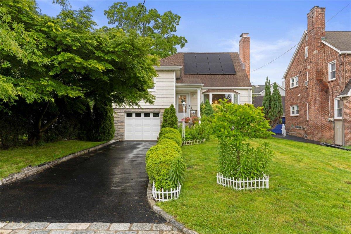 66 Lyons Road