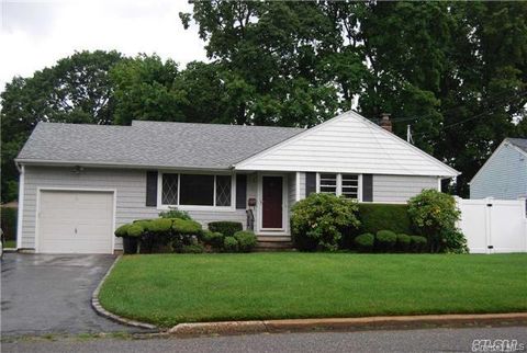 33 Lindbergh Avenue Glen Cove NY 11542