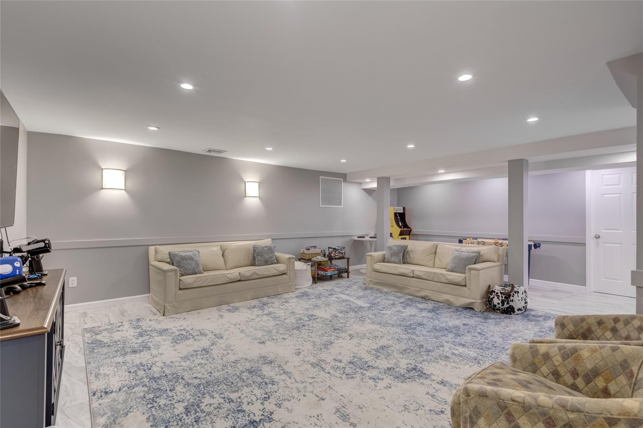 14 Rockwood Road, Manhasset, New York image 22