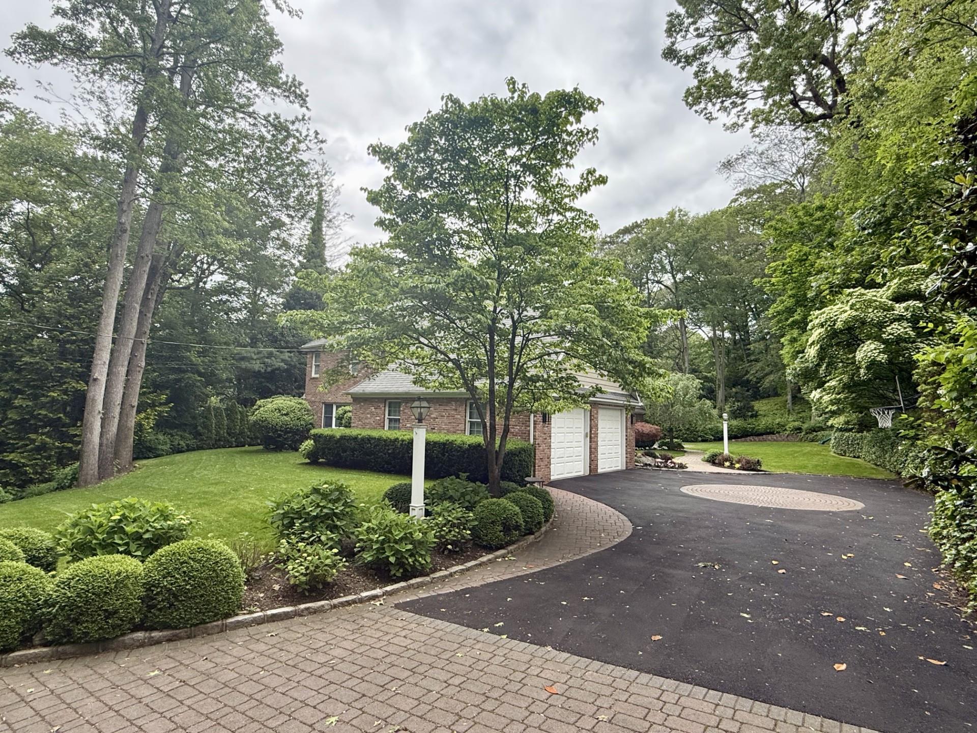14 Rockwood Road, Manhasset, New York image 2