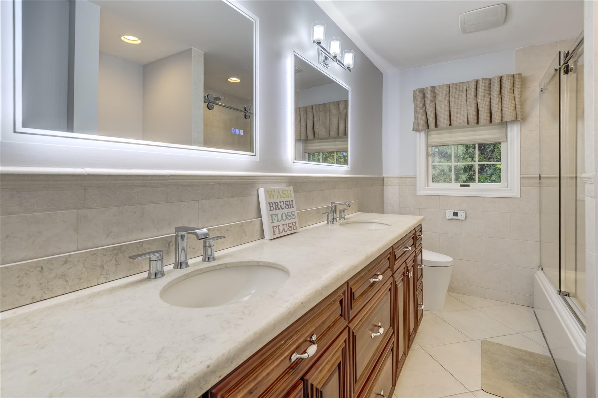 14 Rockwood Road, Manhasset, New York image 17