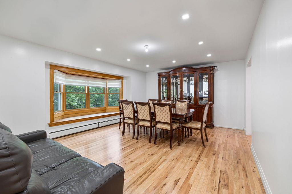10 Karow Court