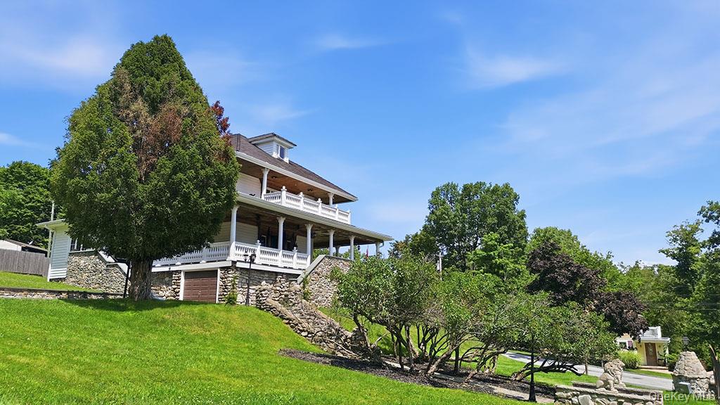 7 Lake Avenue