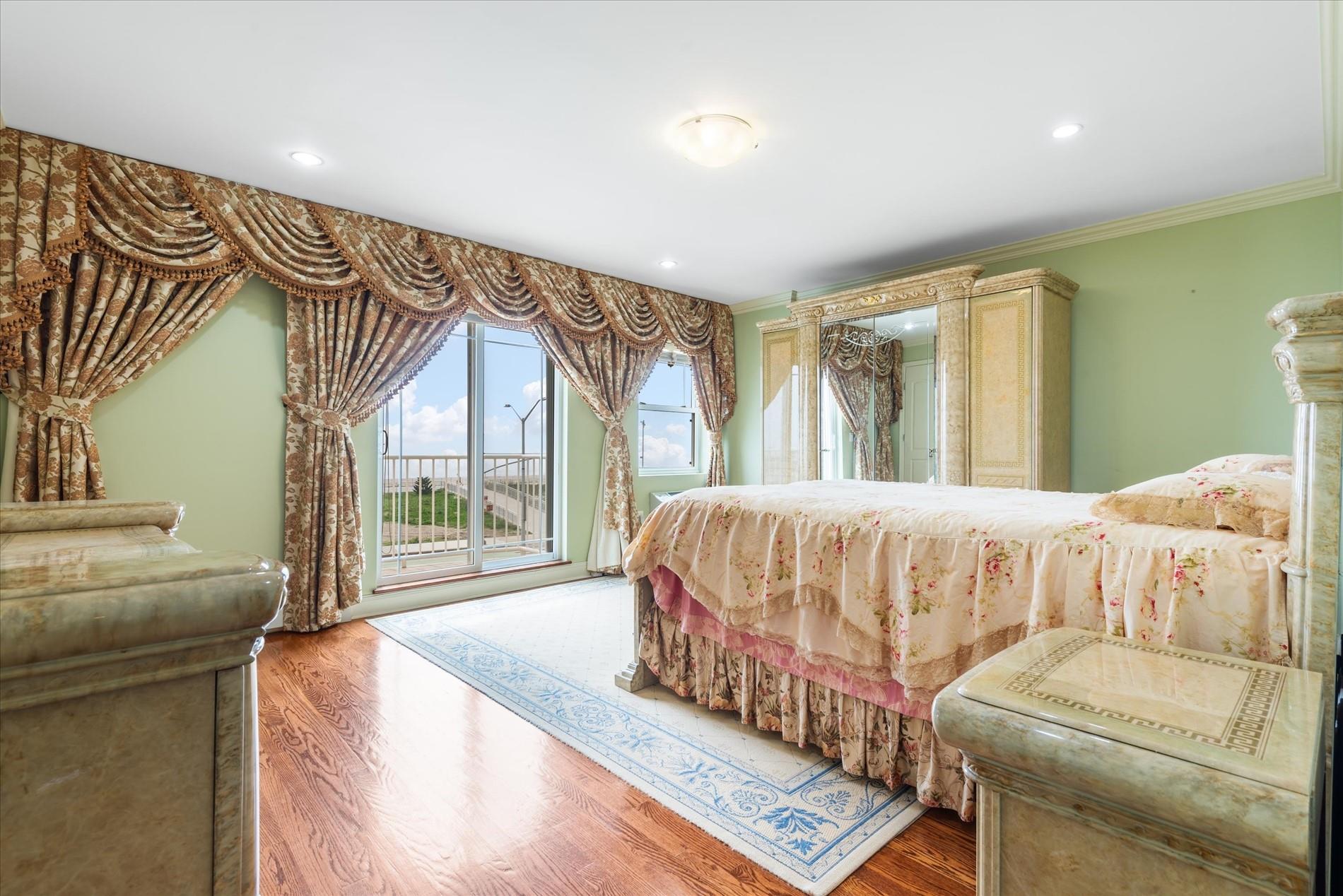 100-10 Shore Front Parkway #19C, Rockaway Park, New York image 10